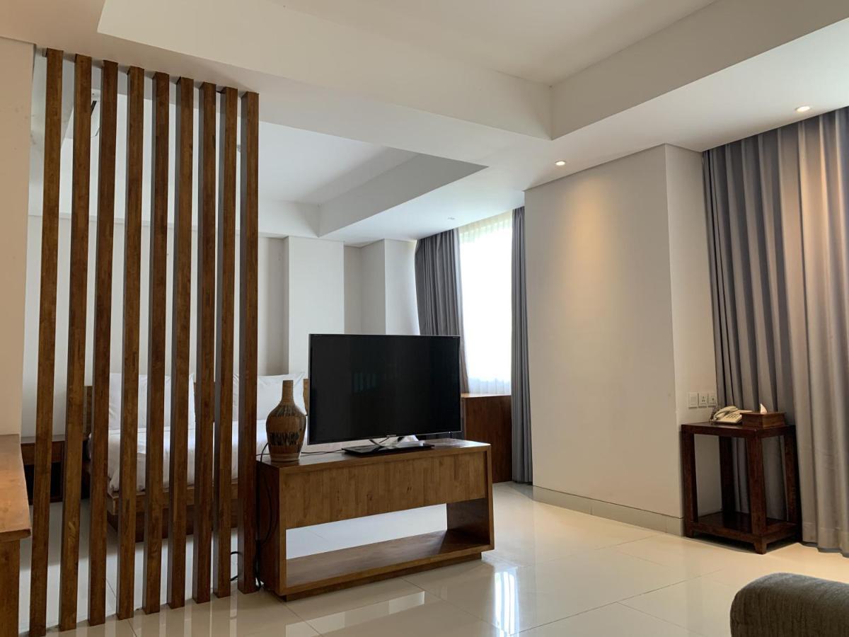 Signature Seminyak Hotel Exterior photo