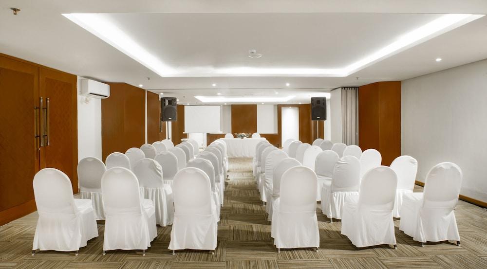 Signature Seminyak Hotel Exterior photo