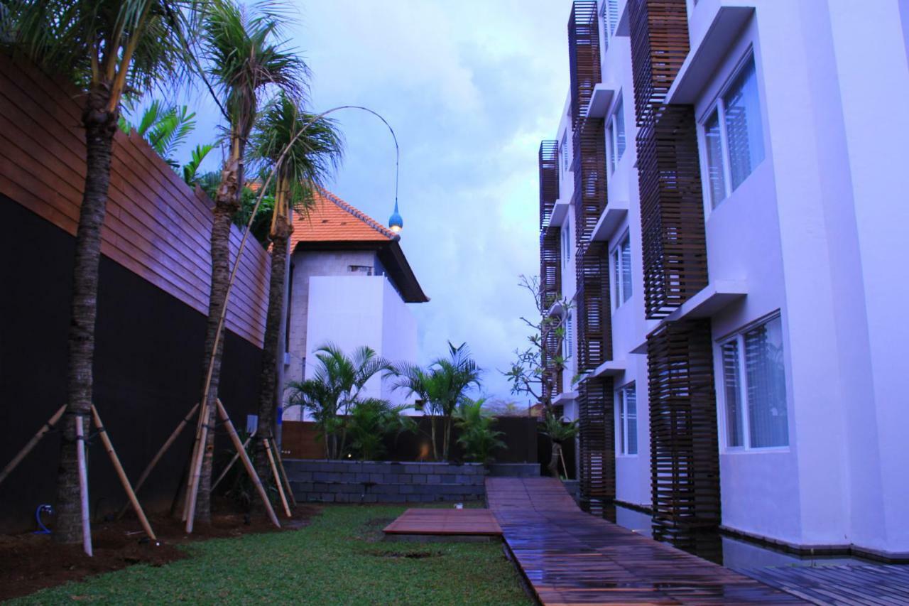 Signature Seminyak Hotel Exterior photo
